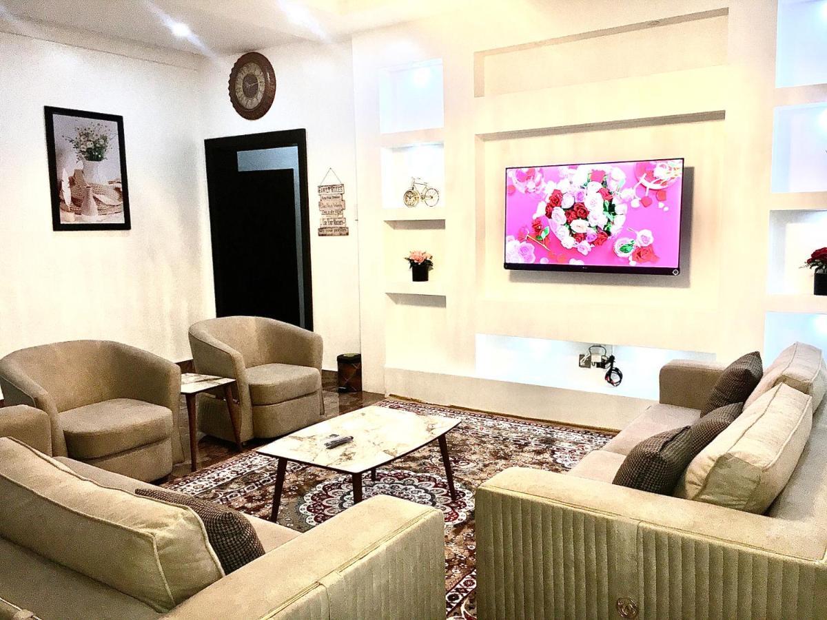De-Omega Homes - Serviced Apartment Jahi, アブジャ エクステリア 写真