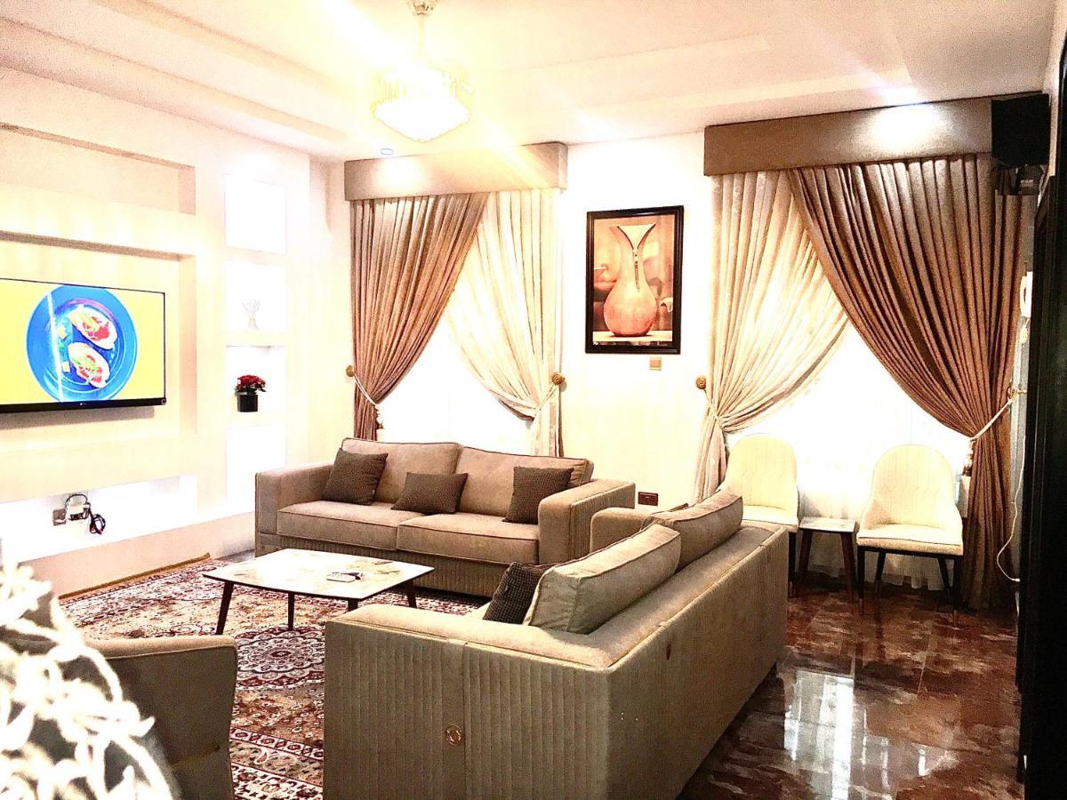 De-Omega Homes - Serviced Apartment Jahi, アブジャ エクステリア 写真
